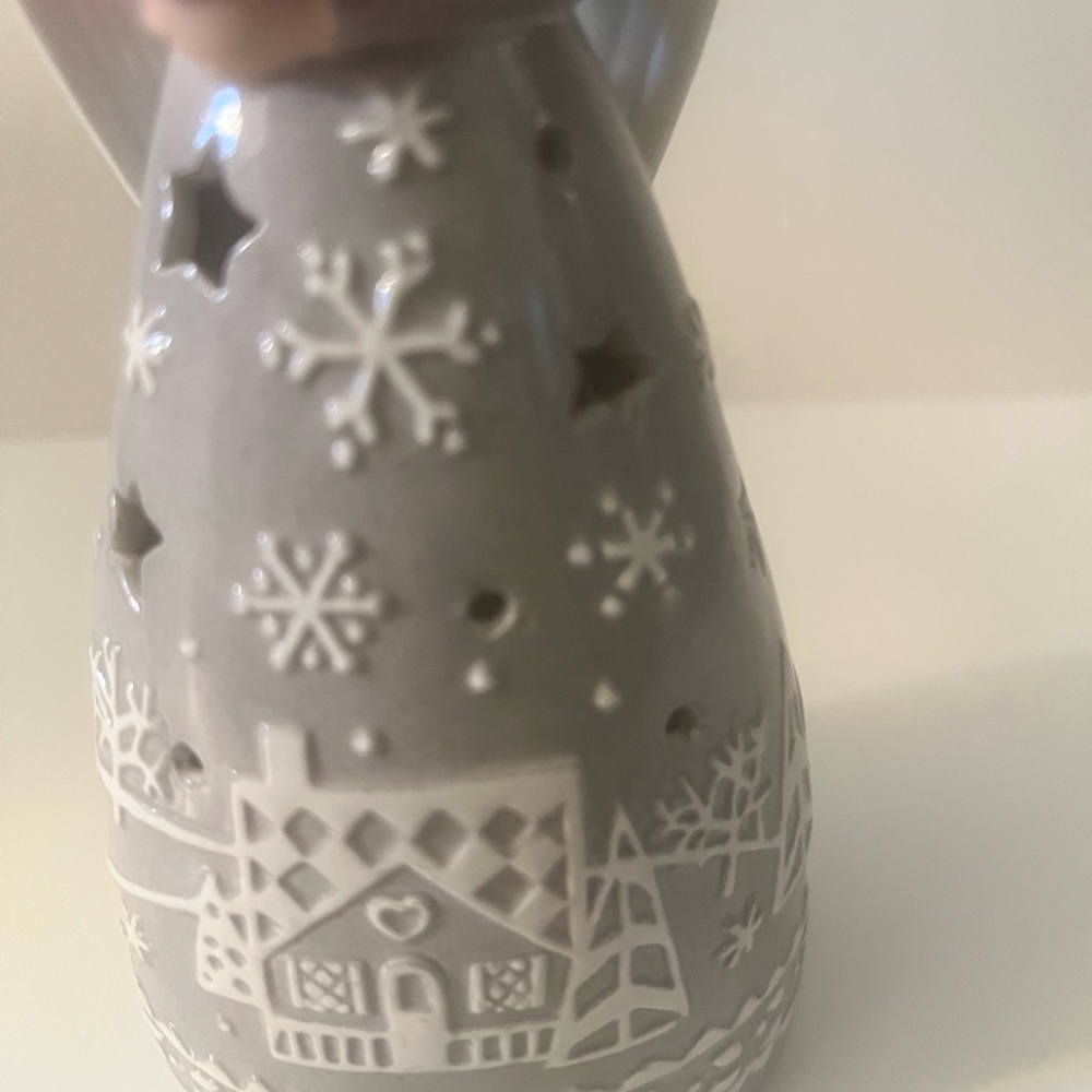 Festive Folk Light-Up Angel Figurine - Picture 5 of 8